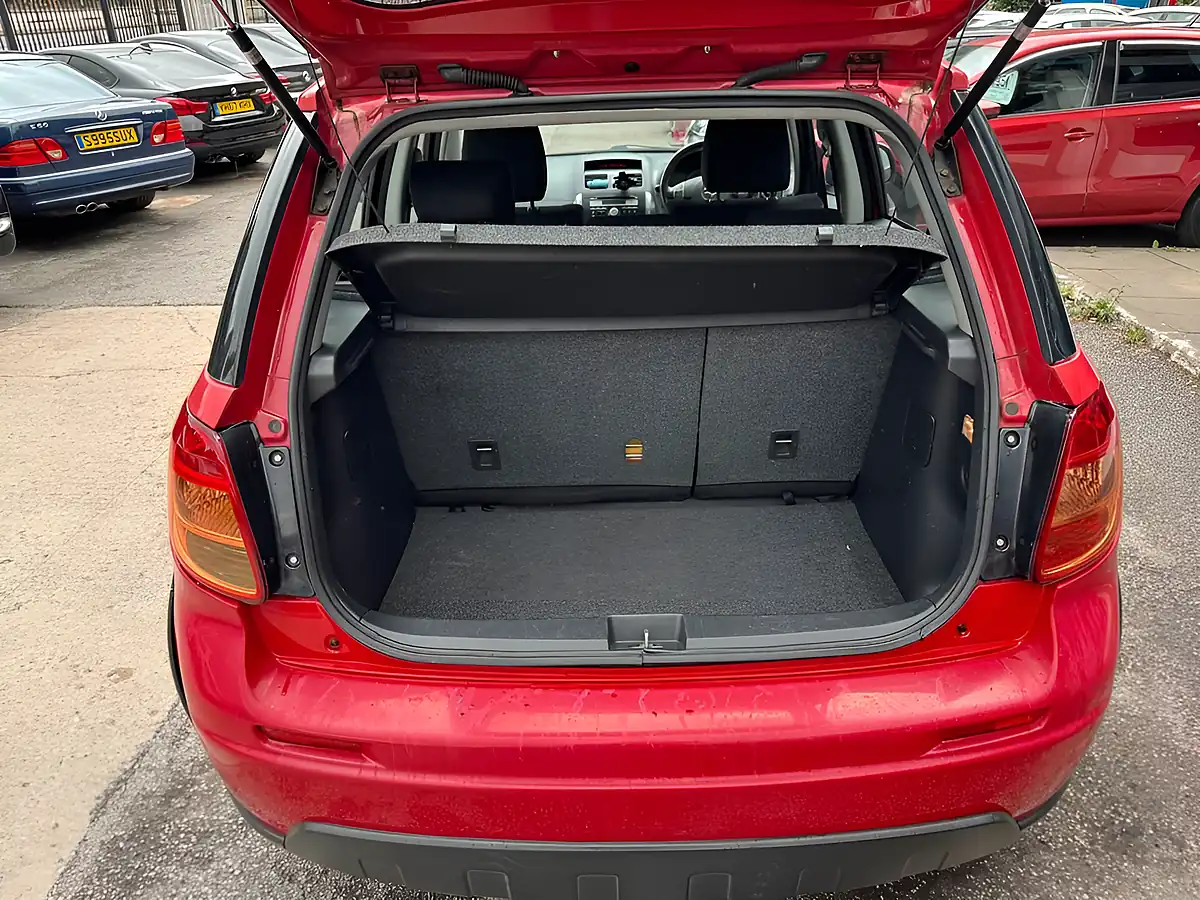 Used 2008 Suzuki Sx4 Gl Red - Interior and Exterior details 12