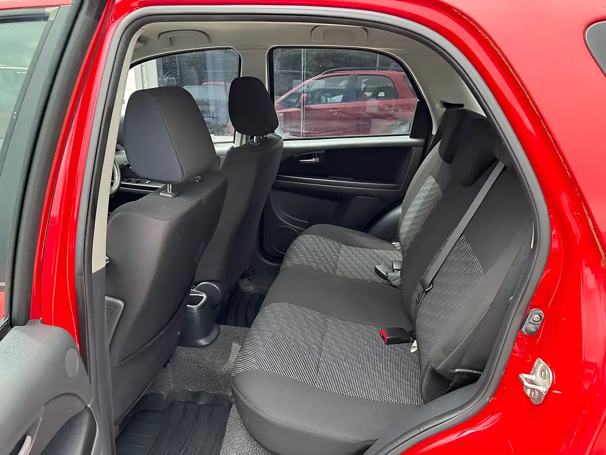 Used 2008 Suzuki Sx4 Gl Red - Interior and Exterior details 14