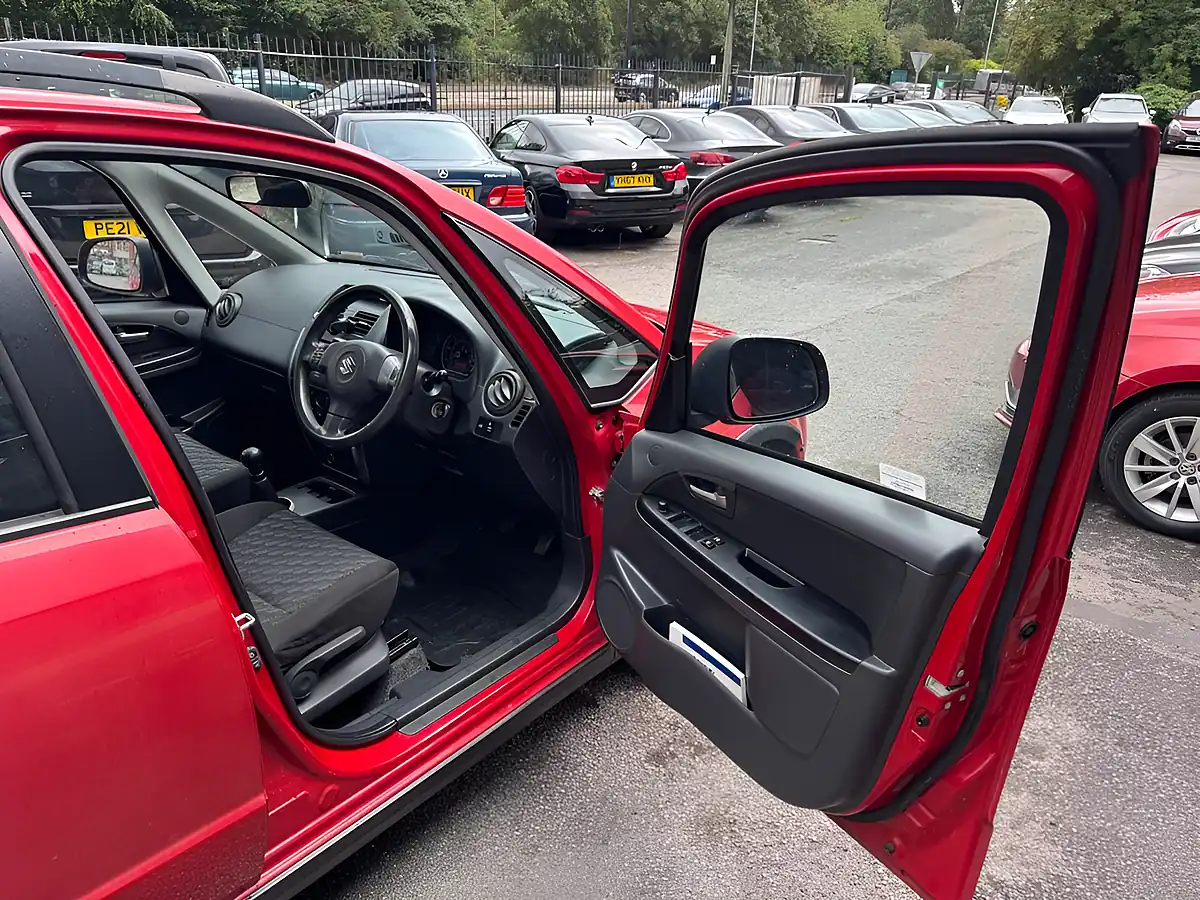 Used 2008 Suzuki Sx4 Gl Red - Interior and Exterior details 8