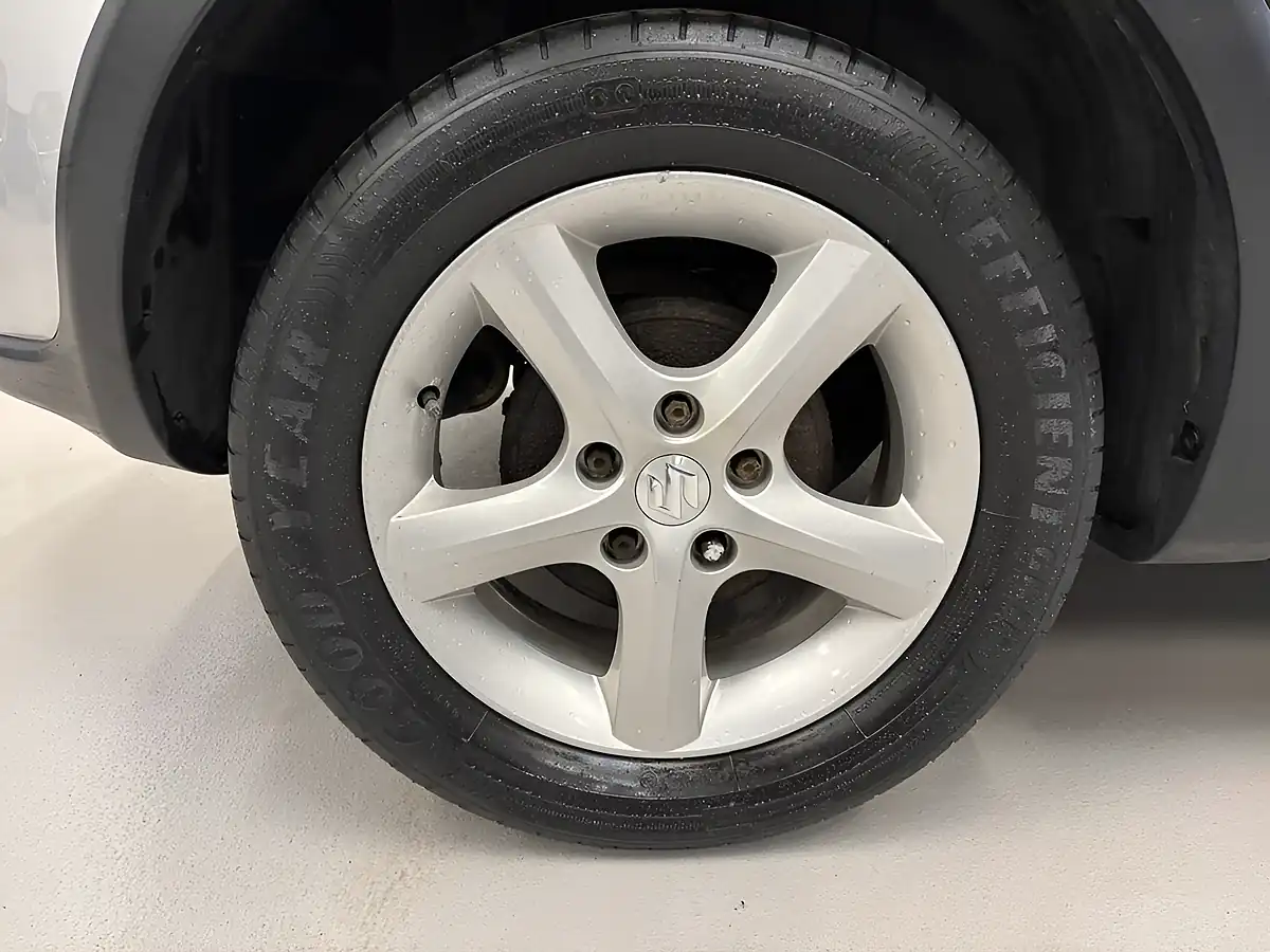 Used 2008 Suzuki Sx4 Glx Silver - Interior and Exterior details 11