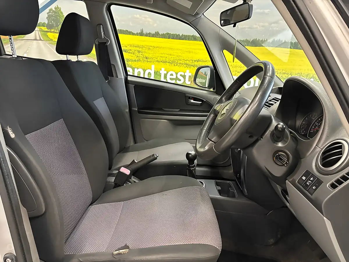 Used 2008 Suzuki Sx4 Glx Silver - Interior and Exterior details 14