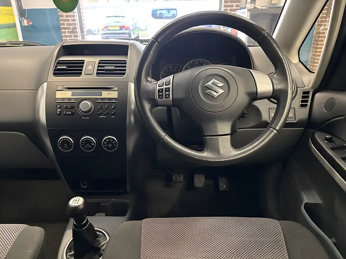 Used 2008 Suzuki Sx4 Glx Silver - Interior and Exterior details 17