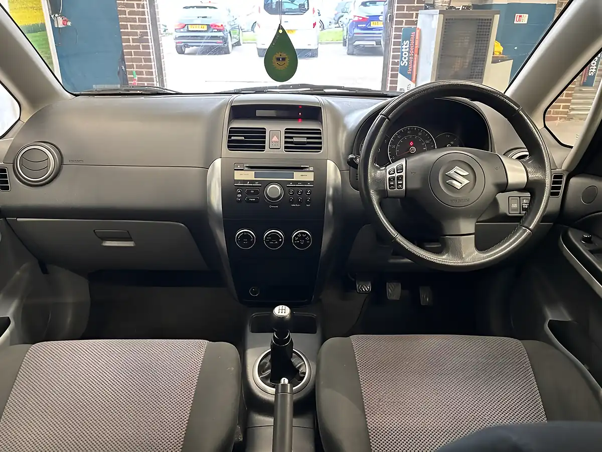 Used 2008 Suzuki Sx4 Glx Silver - Interior and Exterior details 18
