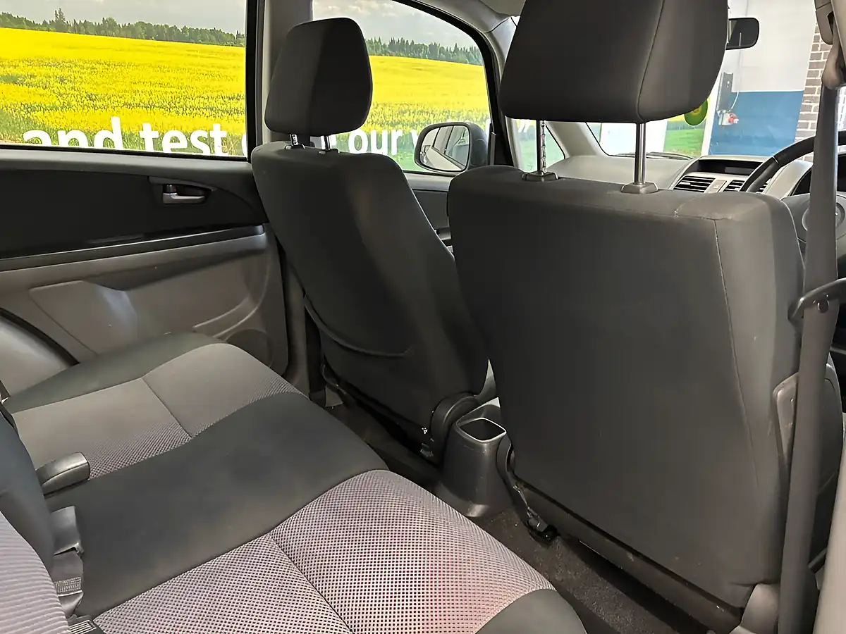 Used 2008 Suzuki Sx4 Glx Silver - Interior and Exterior details 19