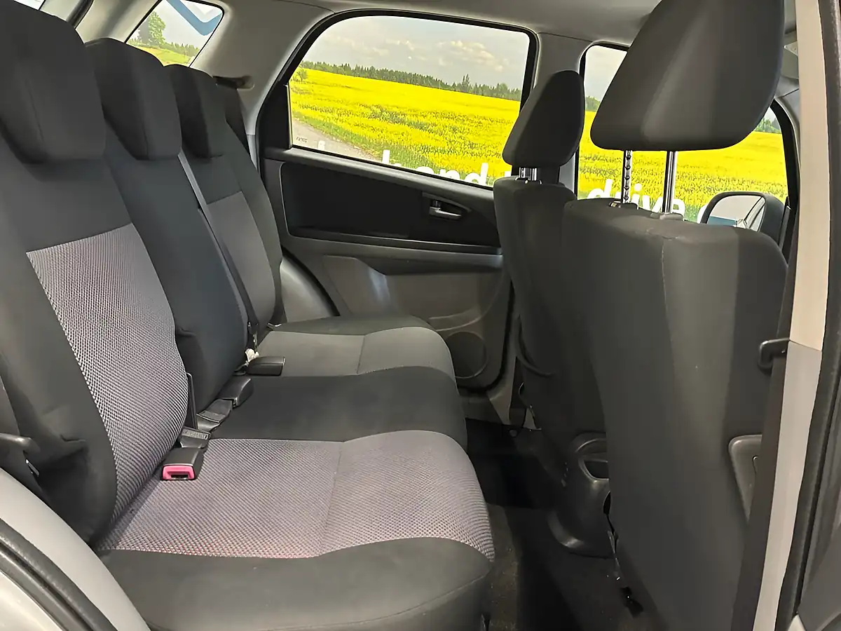 Used 2008 Suzuki Sx4 Glx Silver - Interior and Exterior details 20