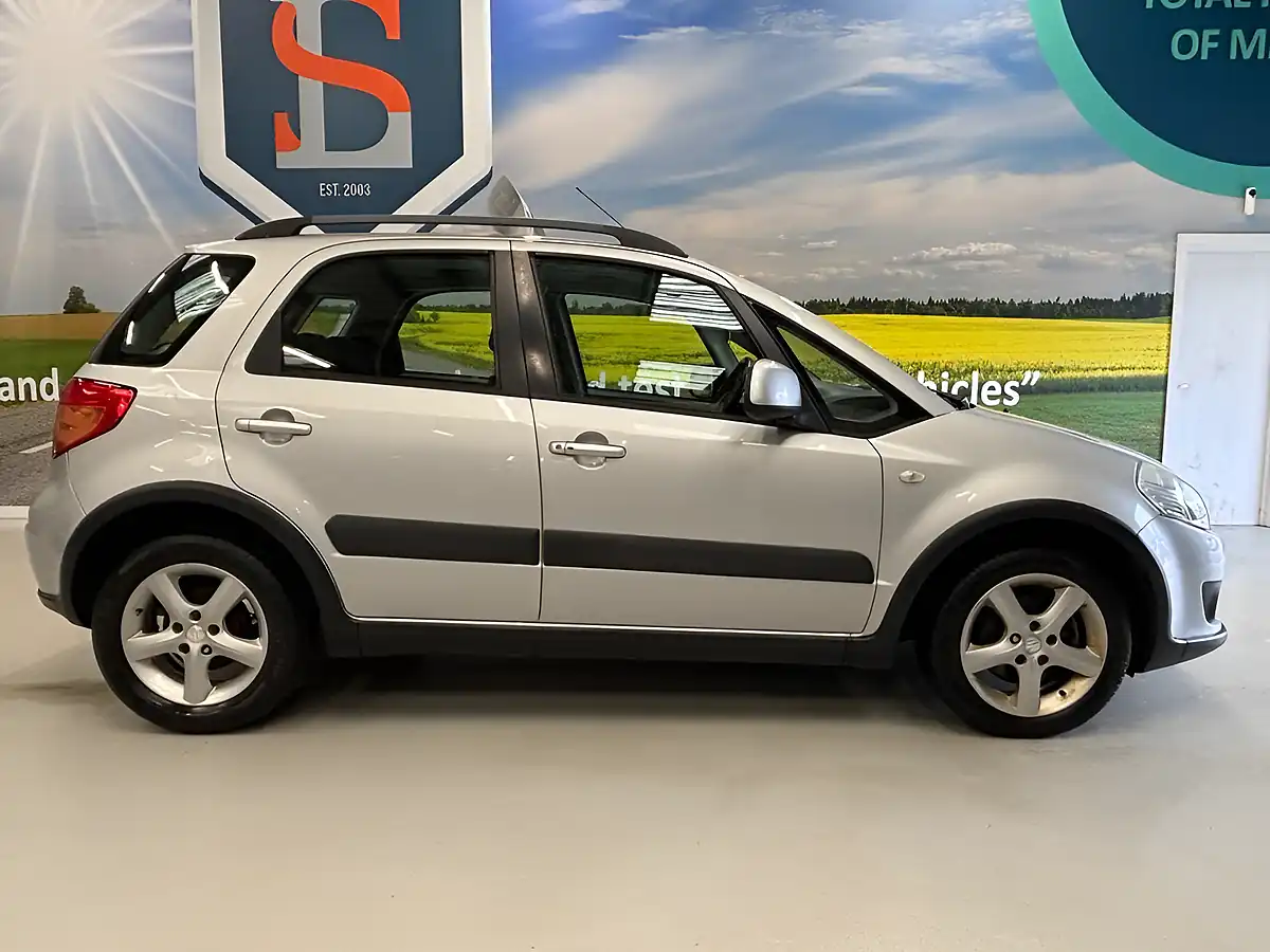 Used 2008 Suzuki Sx4 Glx Silver - Interior and Exterior details 4
