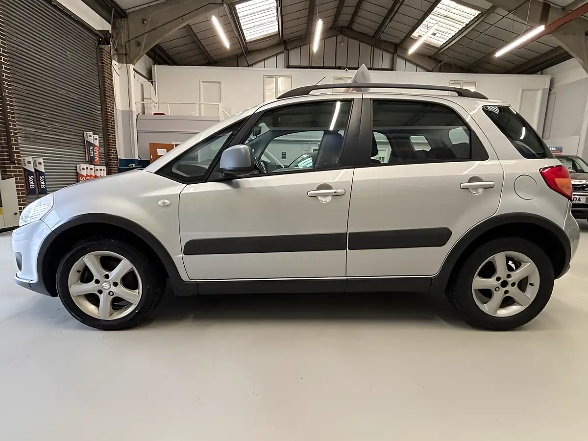 Used 2008 Suzuki Sx4 Glx Silver - Interior and Exterior details 8