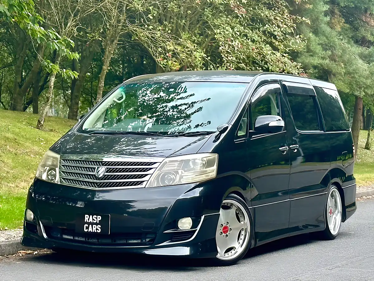 Used 2008 Toyota Alphard 8 Seater Black - Interior and Exterior details 10