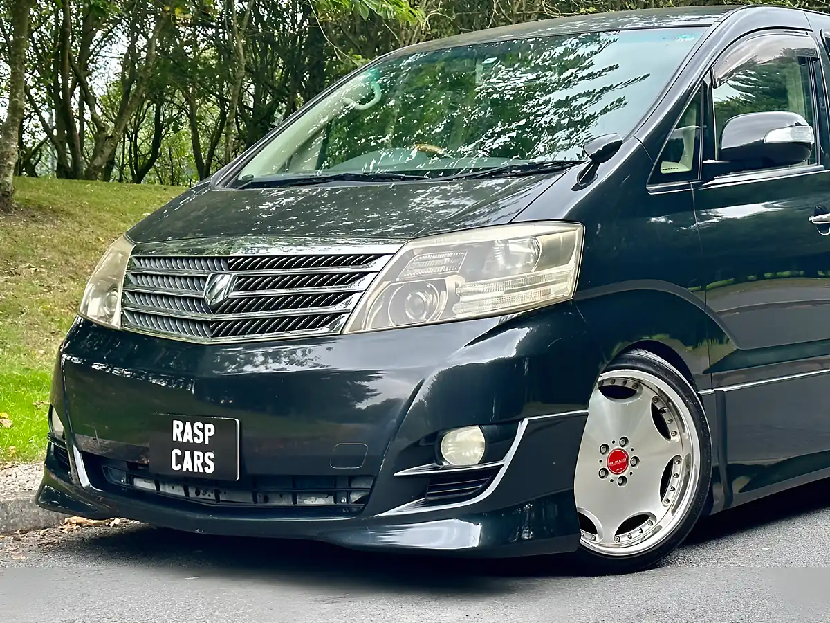 Used 2008 Toyota Alphard 8 Seater Black - Interior and Exterior details 11