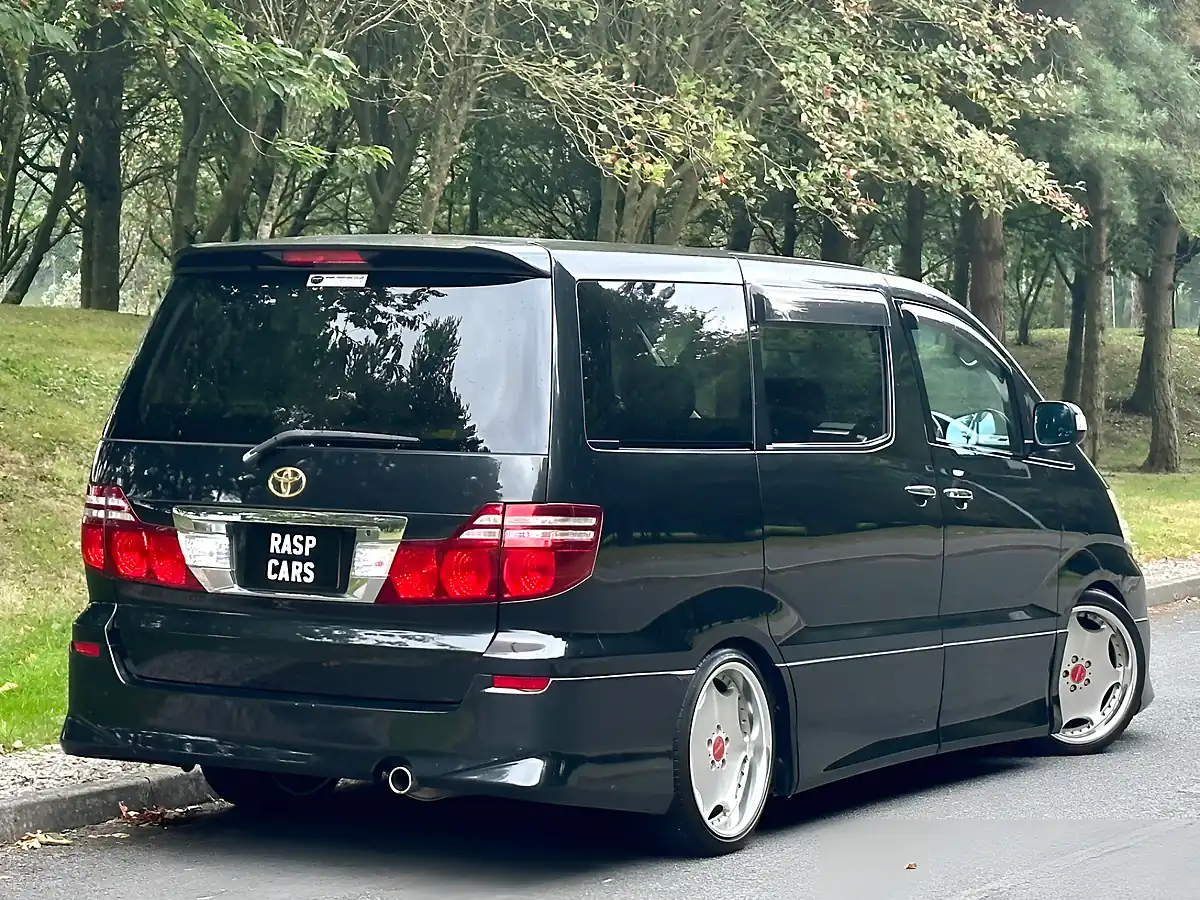 Used 2008 Toyota Alphard 8 Seater Black - Interior and Exterior details 6