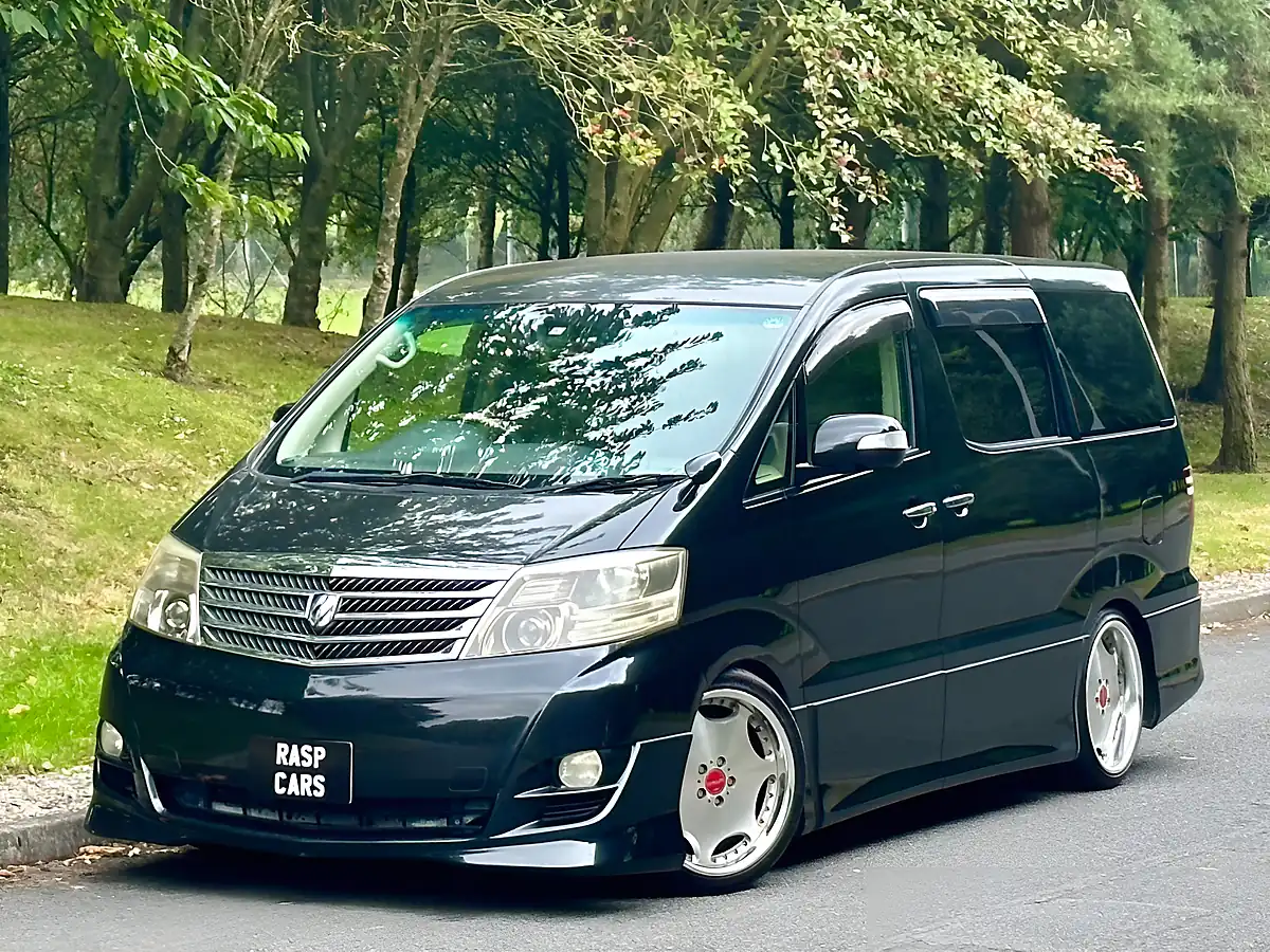 Used 2008 Toyota Alphard 8 Seater Black - Interior and Exterior details 9
