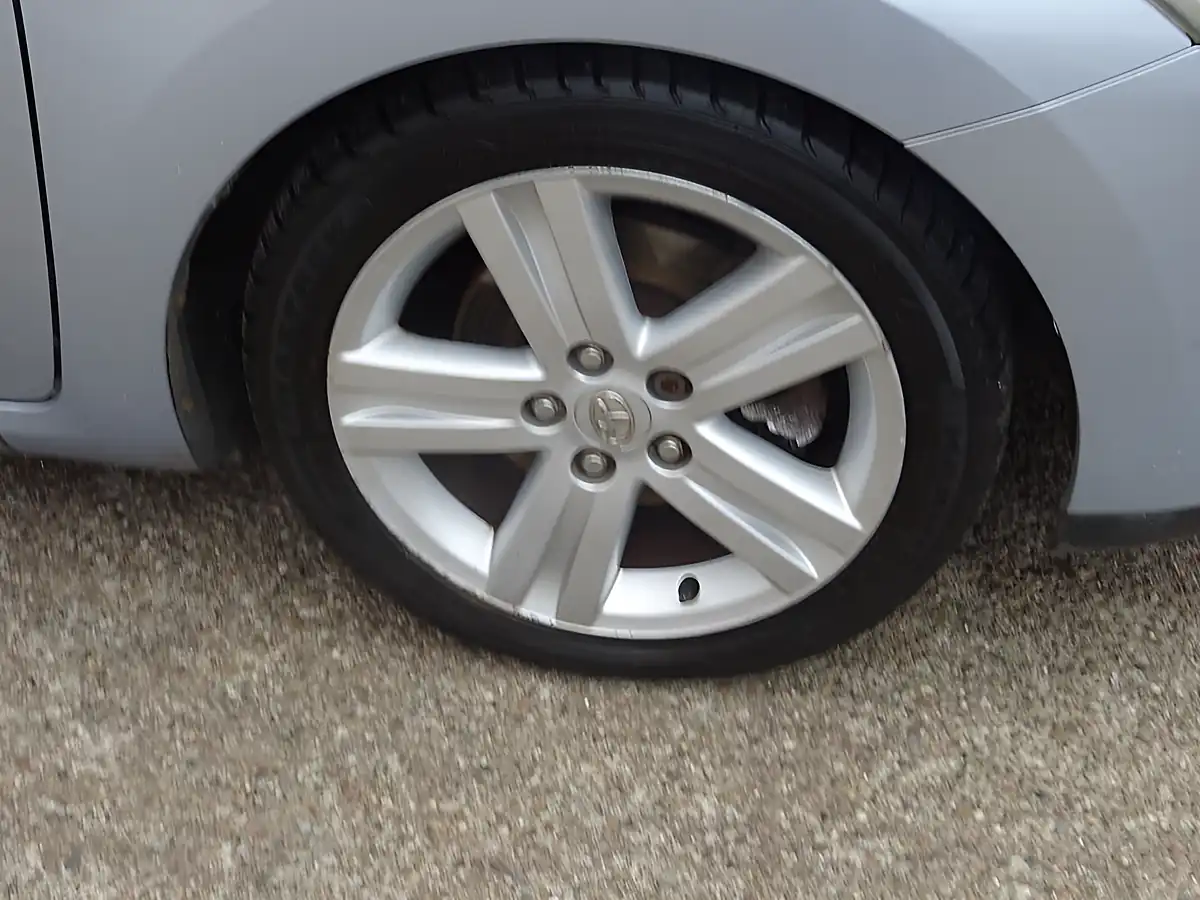 Used 2008 Toyota Auris Sr 180 Blue - Interior and Exterior details 13