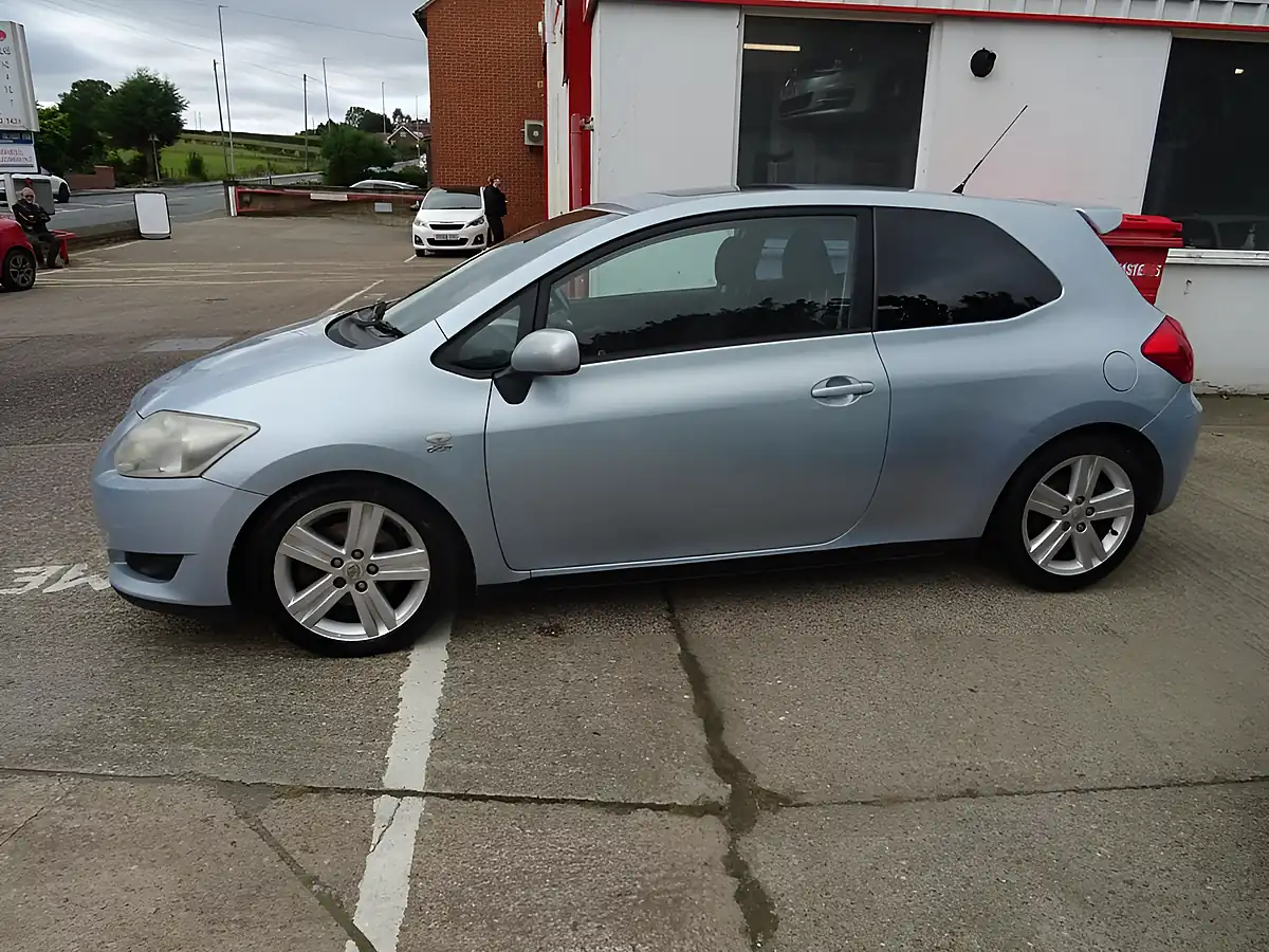 Used 2008 Toyota Auris Sr 180 Blue - Interior and Exterior details 7