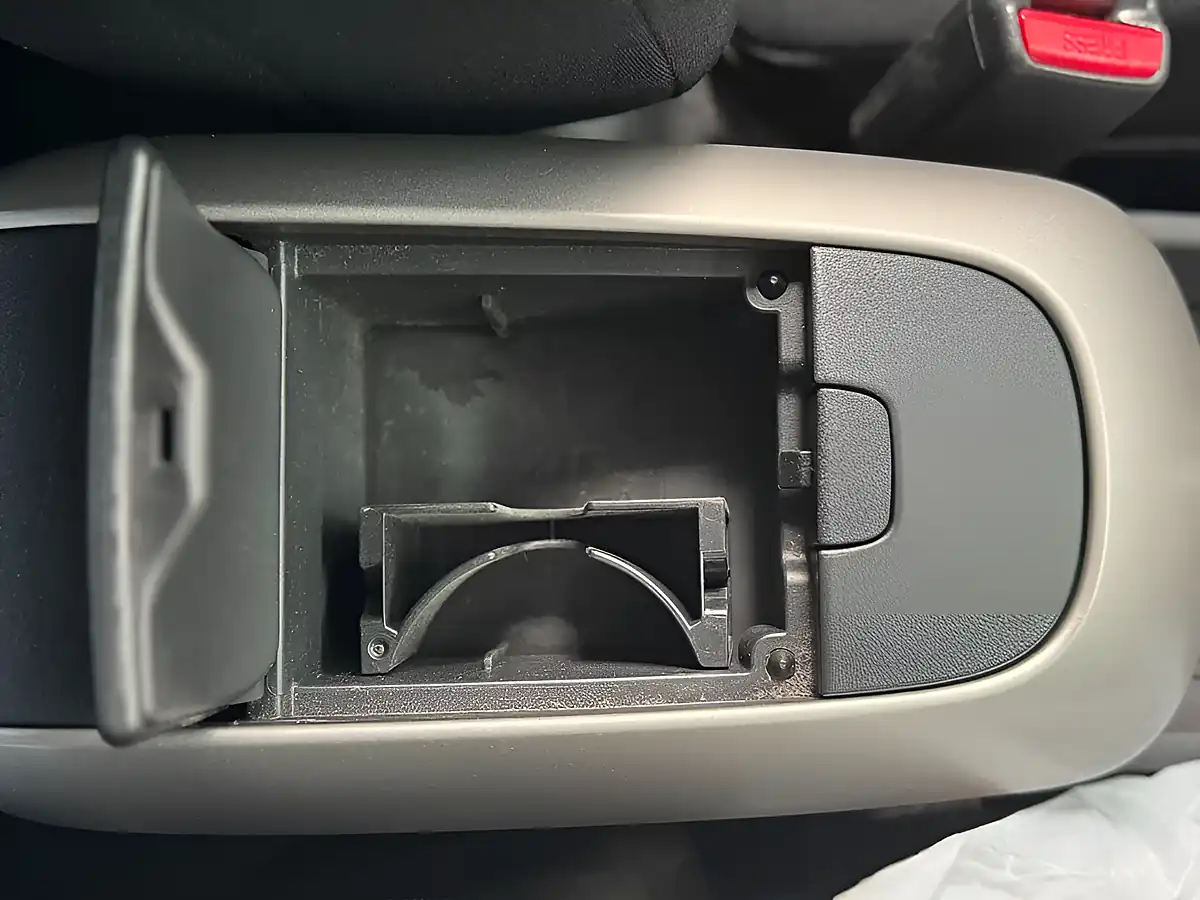 Used 2008 Toyota Auris Sr Blue - Interior and Exterior details 14