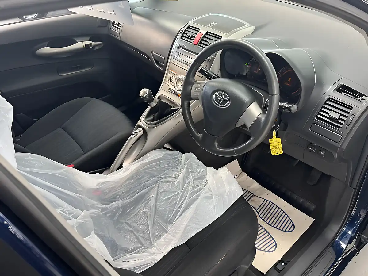 Used 2008 Toyota Auris Sr Blue - Interior and Exterior details 3