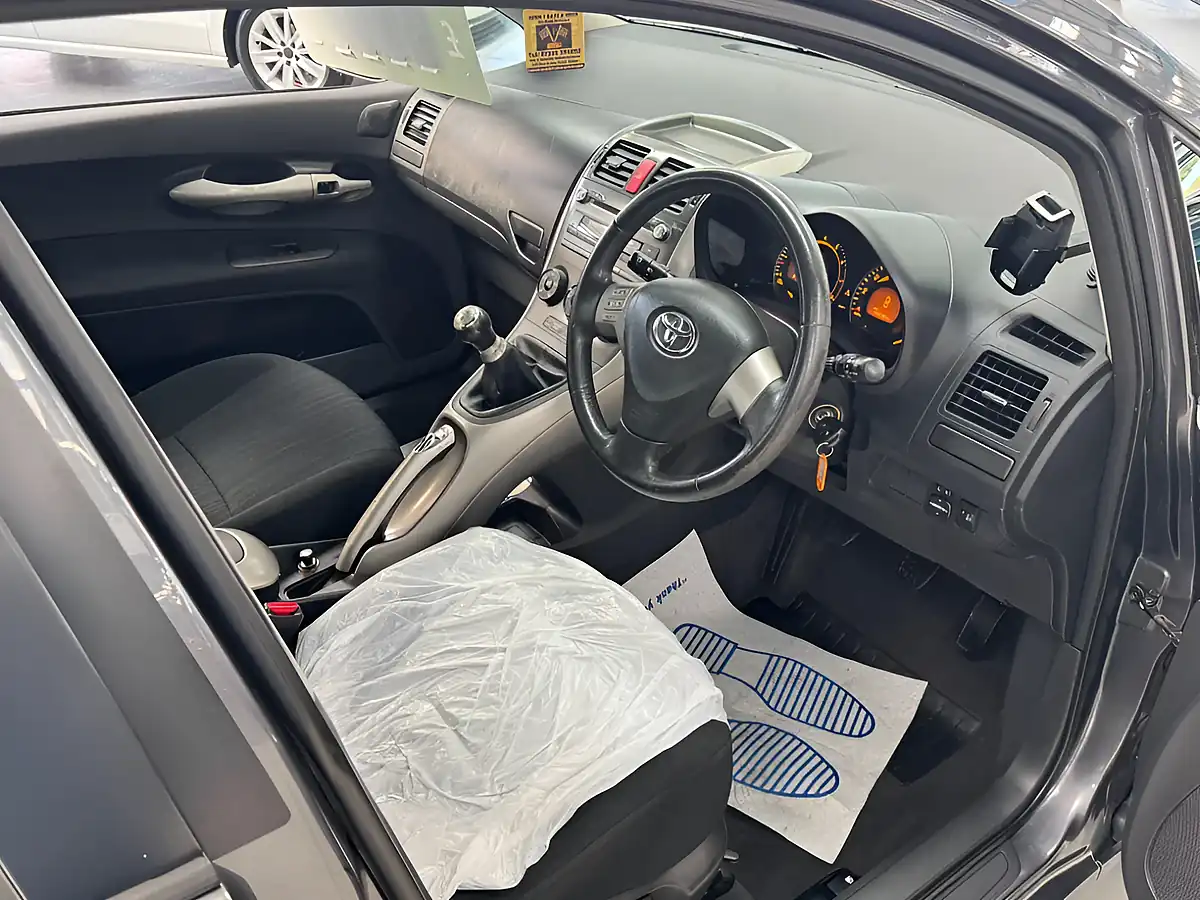 Used 2008 Toyota Auris T3 Grey - Interior and Exterior details 3