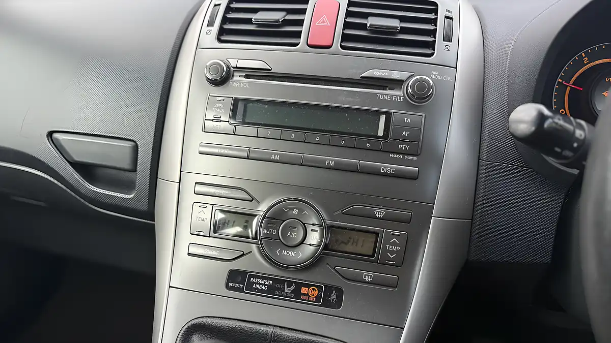 Used 2008 Toyota Auris Tr Black - Interior and Exterior details 16