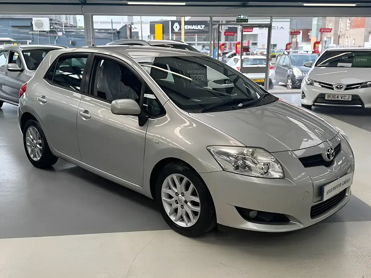 Used 2008 Toyota Auris Tr Silver - Front View
