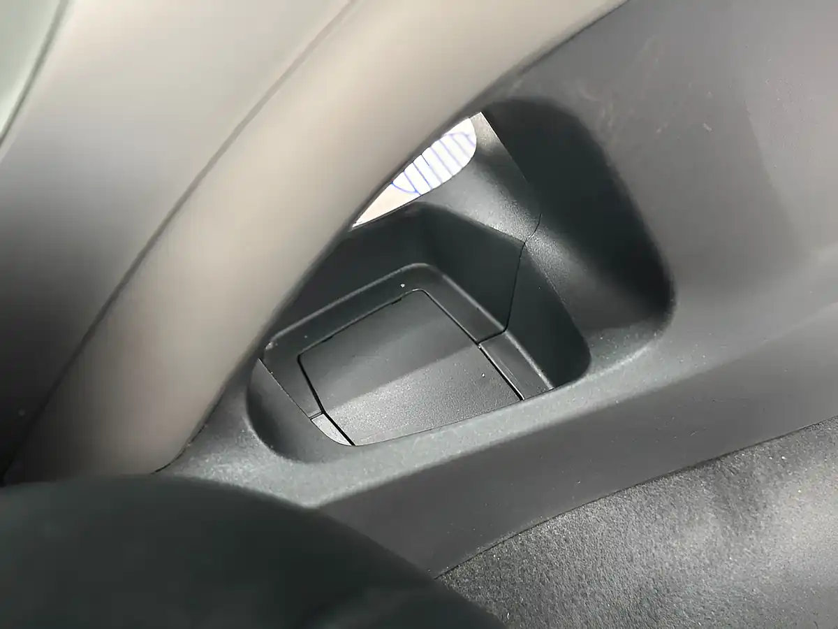 Used 2008 Toyota Auris Tr Silver - Interior and Exterior details 13