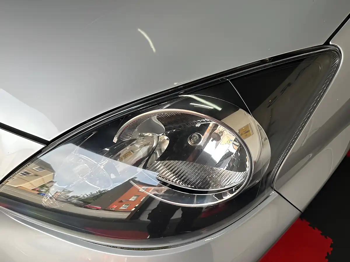Used 2008 Toyota Aygo Platinum Silver - Interior and Exterior details 10