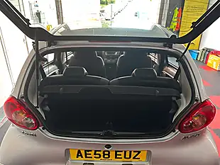 Used 2008 Toyota Aygo Platinum Silver - Interior and Exterior details 13