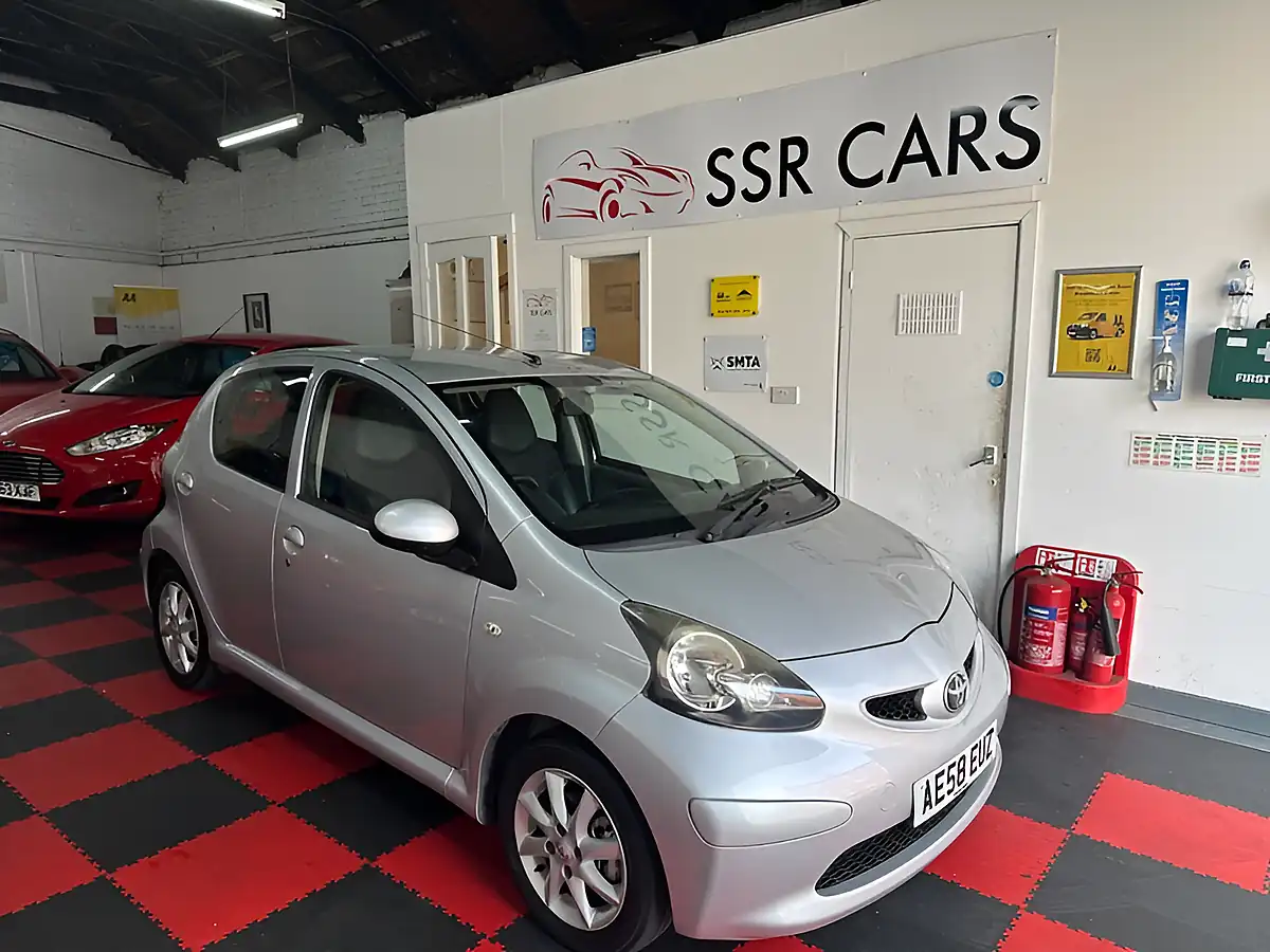Used 2008 Toyota Aygo Platinum Silver - Interior and Exterior details 2