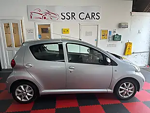 Used 2008 Toyota Aygo Platinum Silver - Interior and Exterior details 8