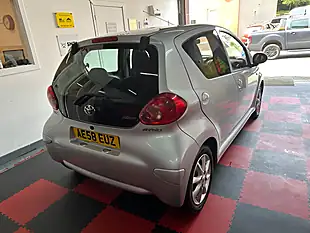 Used 2008 Toyota Aygo Platinum Silver - Interior and Exterior details 9
