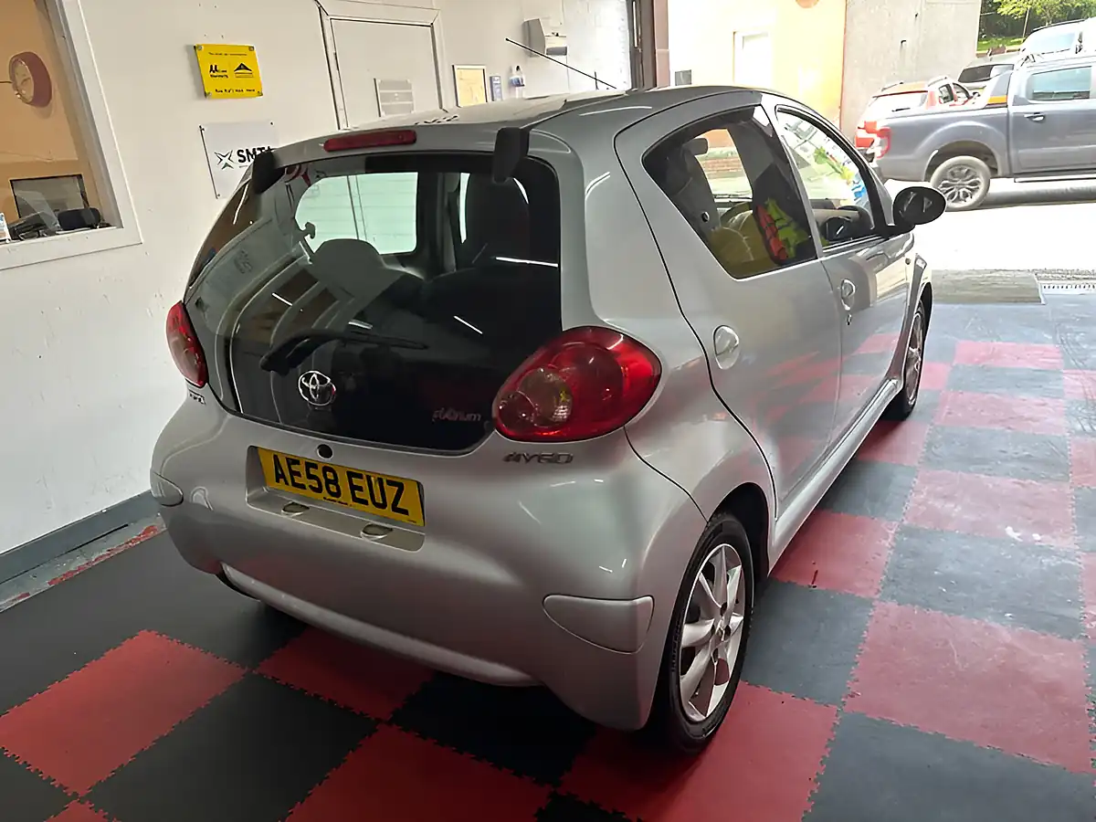 Used 2008 Toyota Aygo Platinum Silver - Interior and Exterior details 9