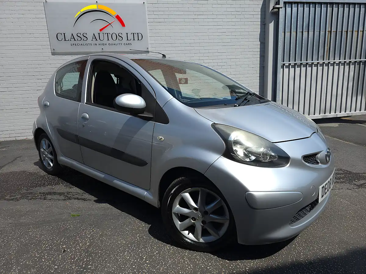 Used 2008 Toyota Aygo Platinum Silver - Front View