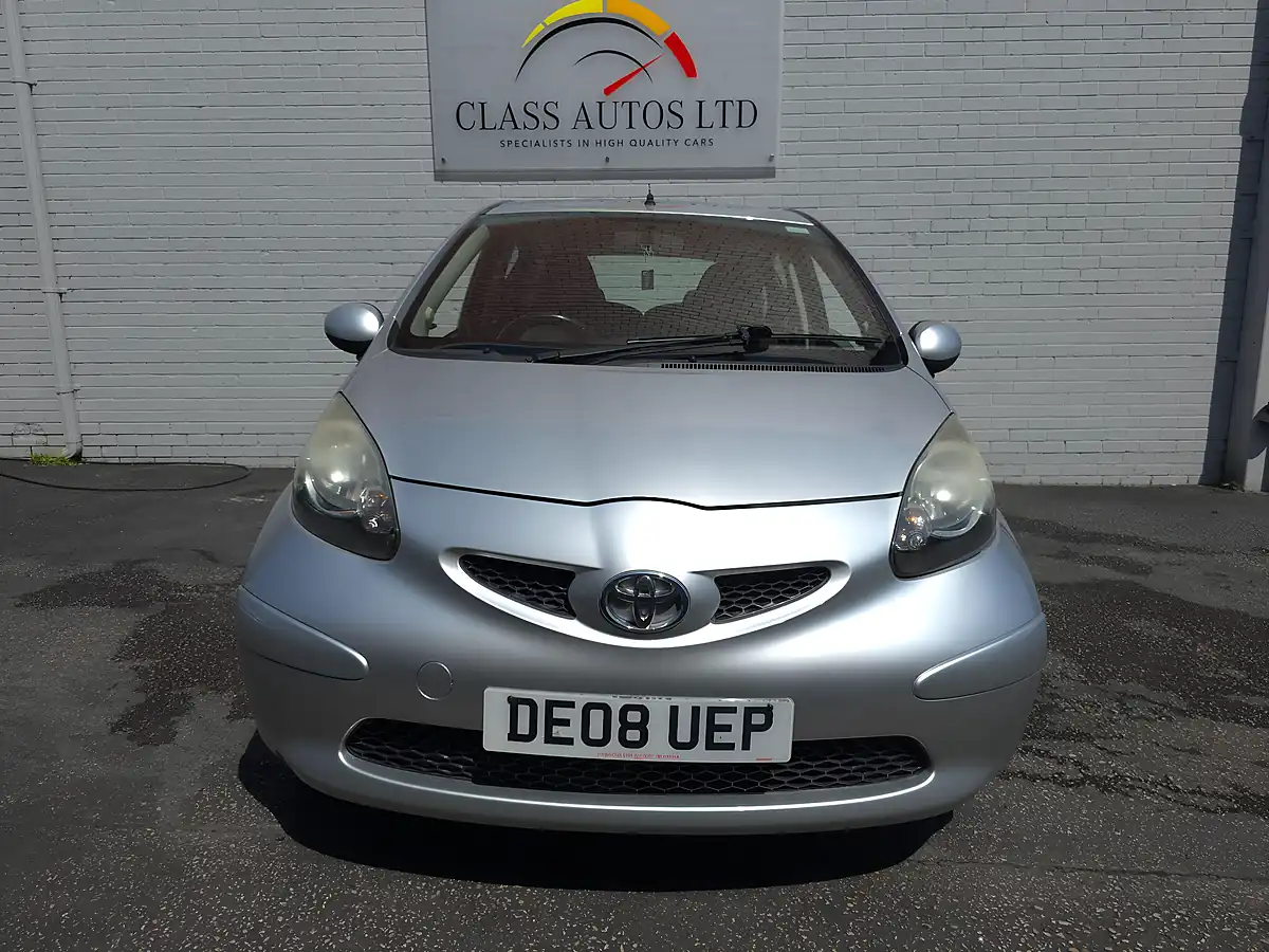 Used 2008 Toyota Aygo Platinum Silver - Interior and Exterior details 14