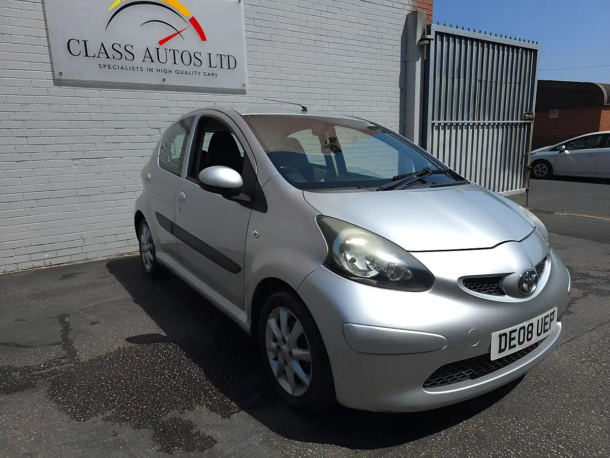 Used 2008 Toyota Aygo Platinum Silver - Interior and Exterior details 15