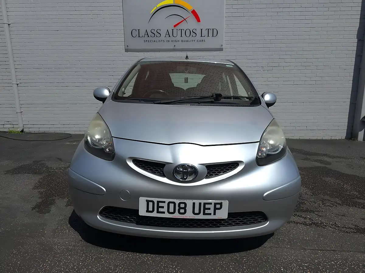 Used 2008 Toyota Aygo Platinum Silver - Interior and Exterior details 3