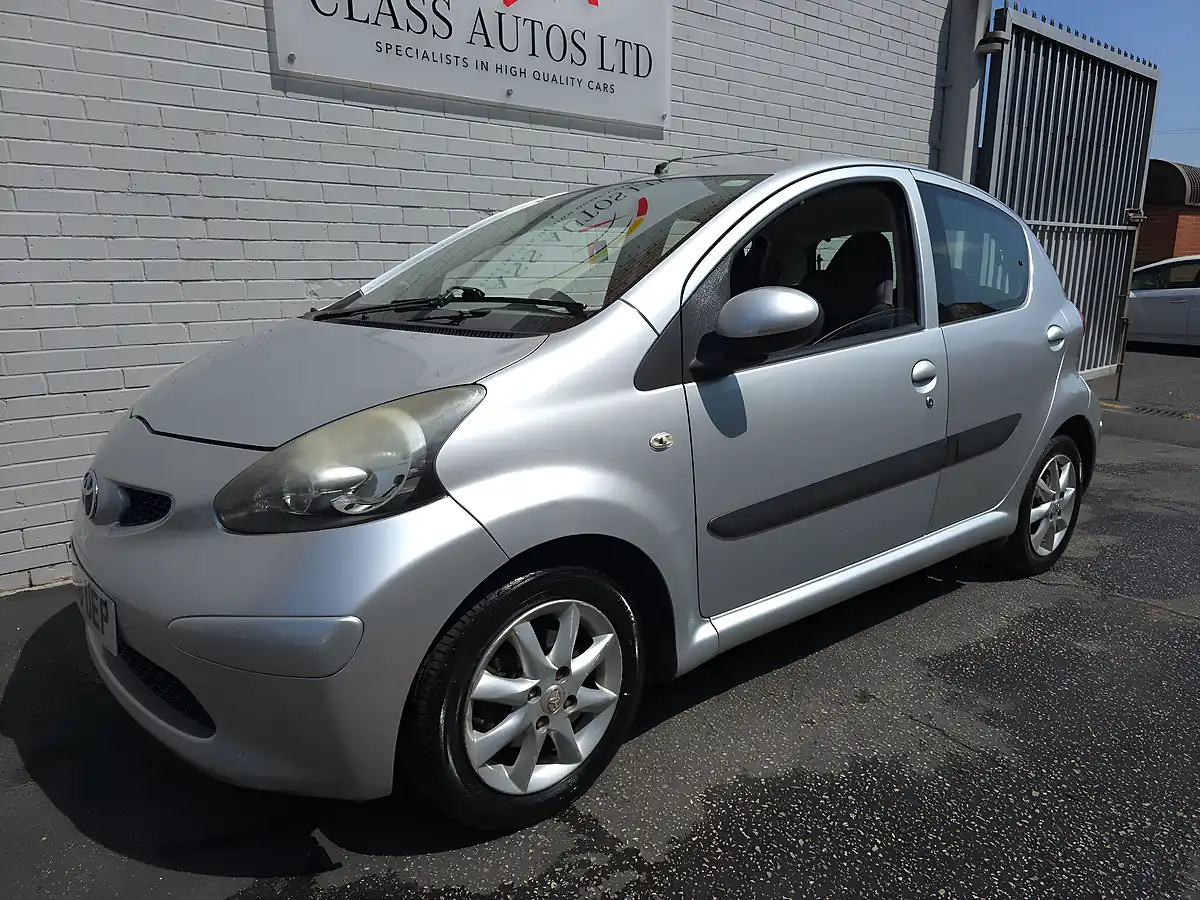 Used 2008 Toyota Aygo Platinum Silver - Interior and Exterior details 7