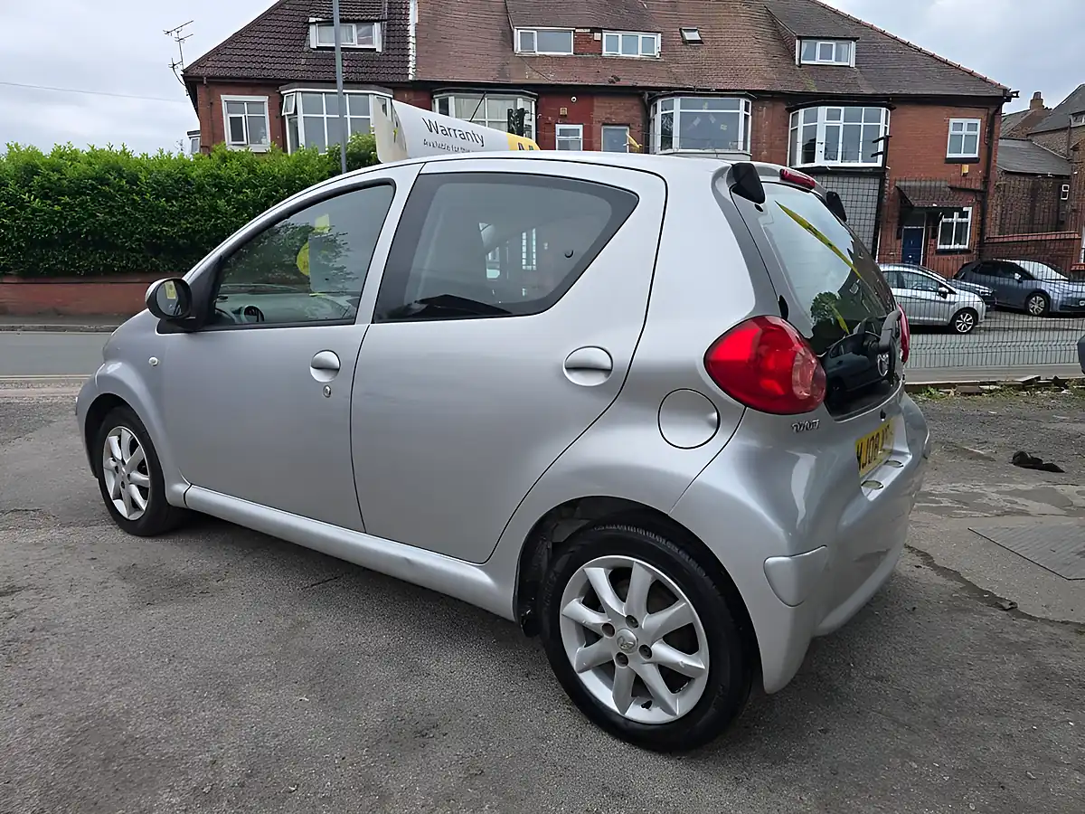 Used 2008 Toyota Aygo Platinum Silver - Interior and Exterior details 10