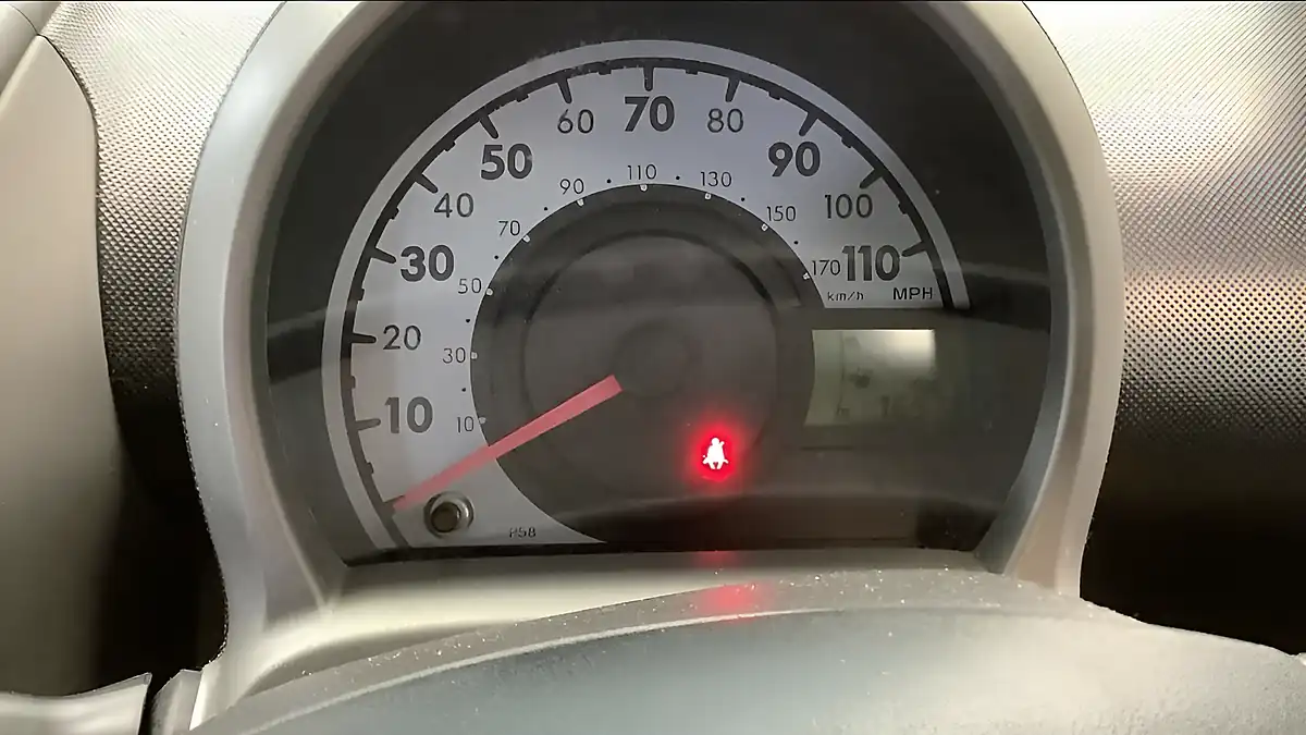 Used 2008 Toyota Aygo Platinum Silver - Interior and Exterior details 15
