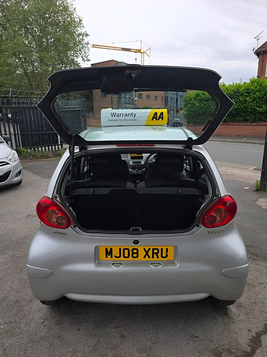 Used 2008 Toyota Aygo Platinum Silver - Interior and Exterior details 19