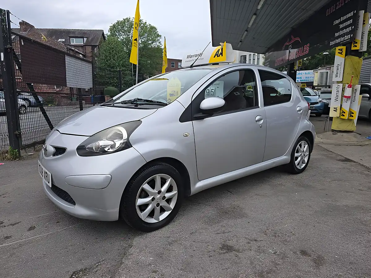 Used 2008 Toyota Aygo Platinum Silver - Interior and Exterior details 4