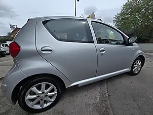 Used 2008 Toyota Aygo Platinum Silver - Interior and Exterior details 8