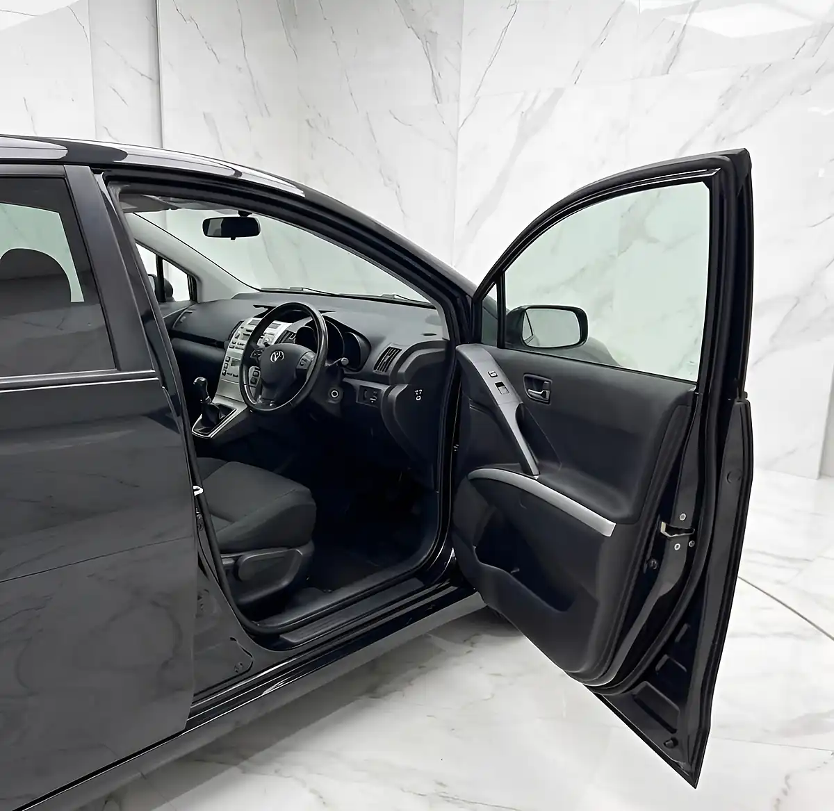 Used 2008 Toyota Corolla Verso Sr Black - Interior and Exterior details 7