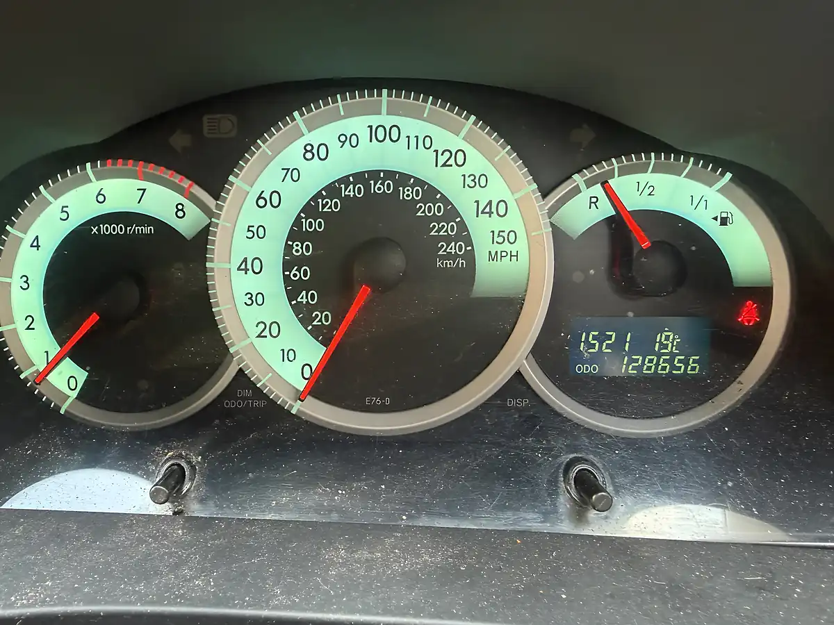 Used 2008 Toyota Corolla Verso Sr Grey - Interior and Exterior details 14