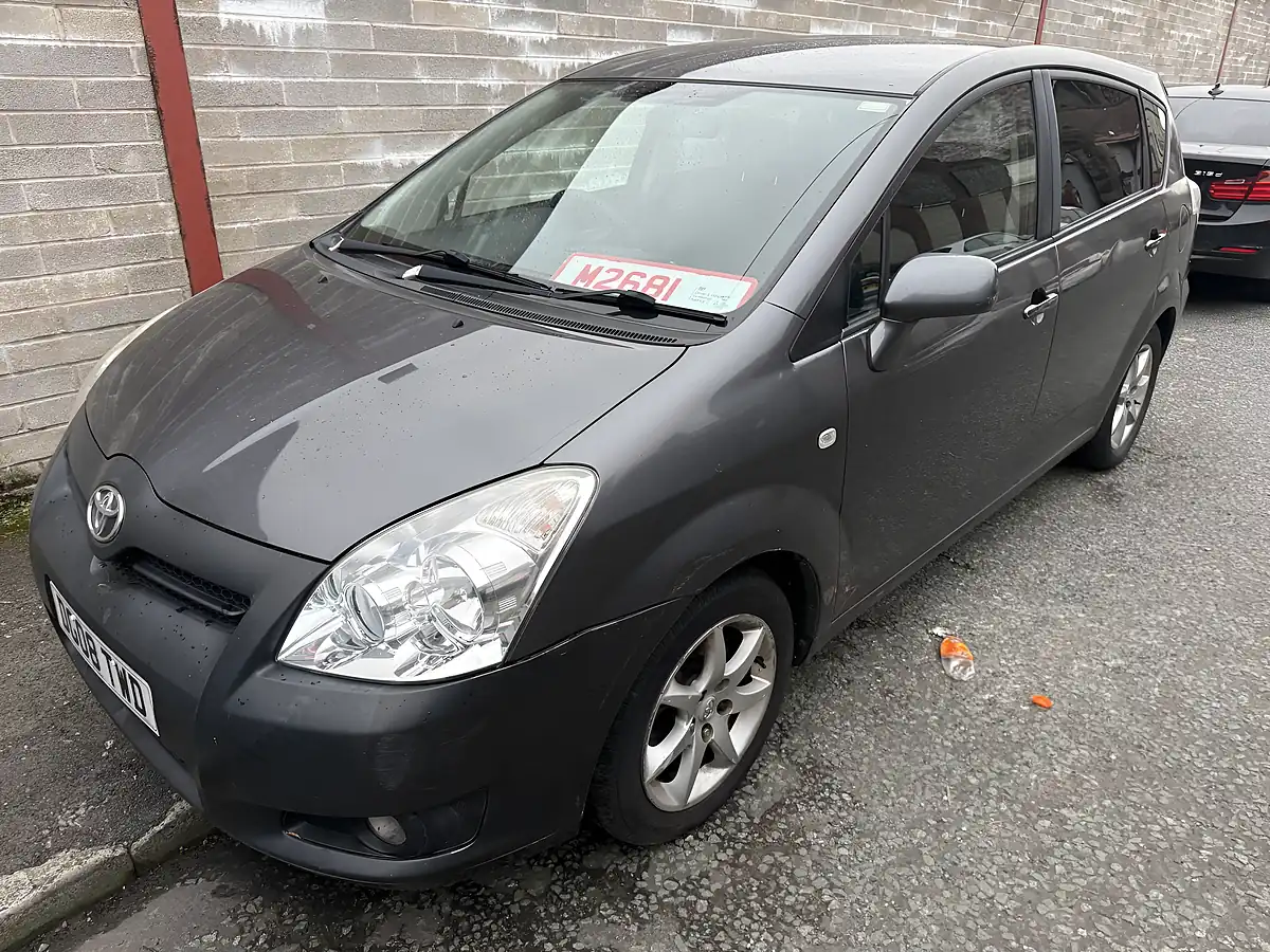 Used 2008 Toyota Corolla Verso Sr Grey - Interior and Exterior details 2