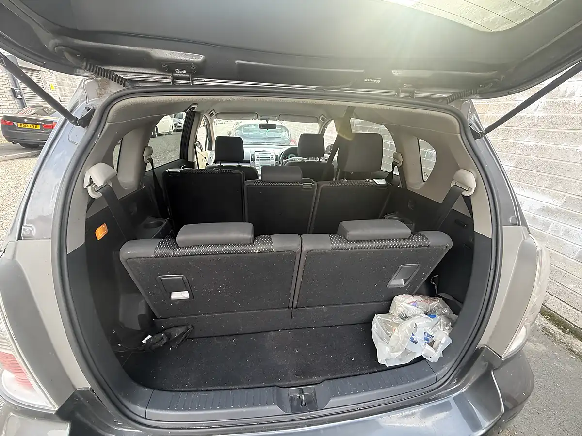Used 2008 Toyota Corolla Verso Sr Grey - Interior and Exterior details 20