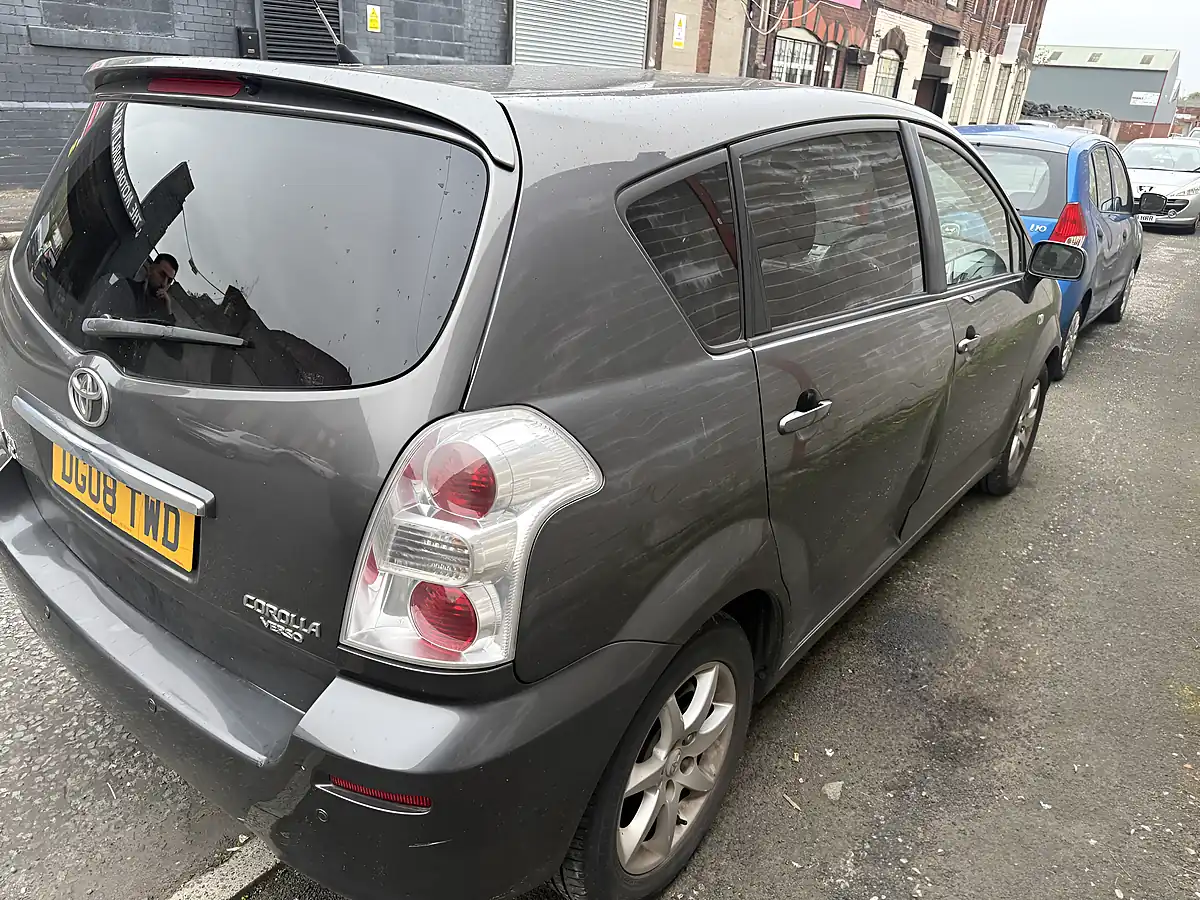 Used 2008 Toyota Corolla Verso Sr Grey - Interior and Exterior details 5