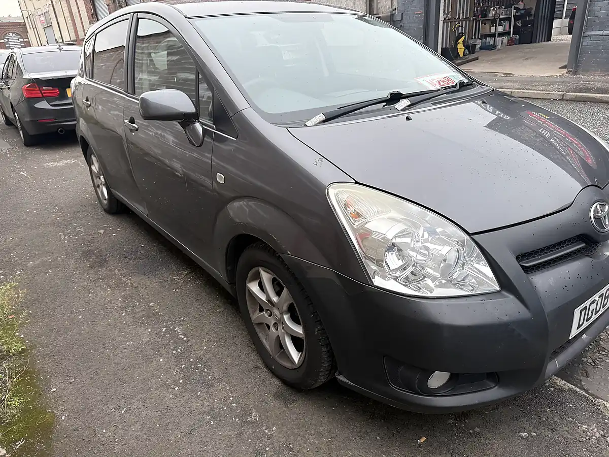 Used 2008 Toyota Corolla Verso Sr Grey - Interior and Exterior details 7