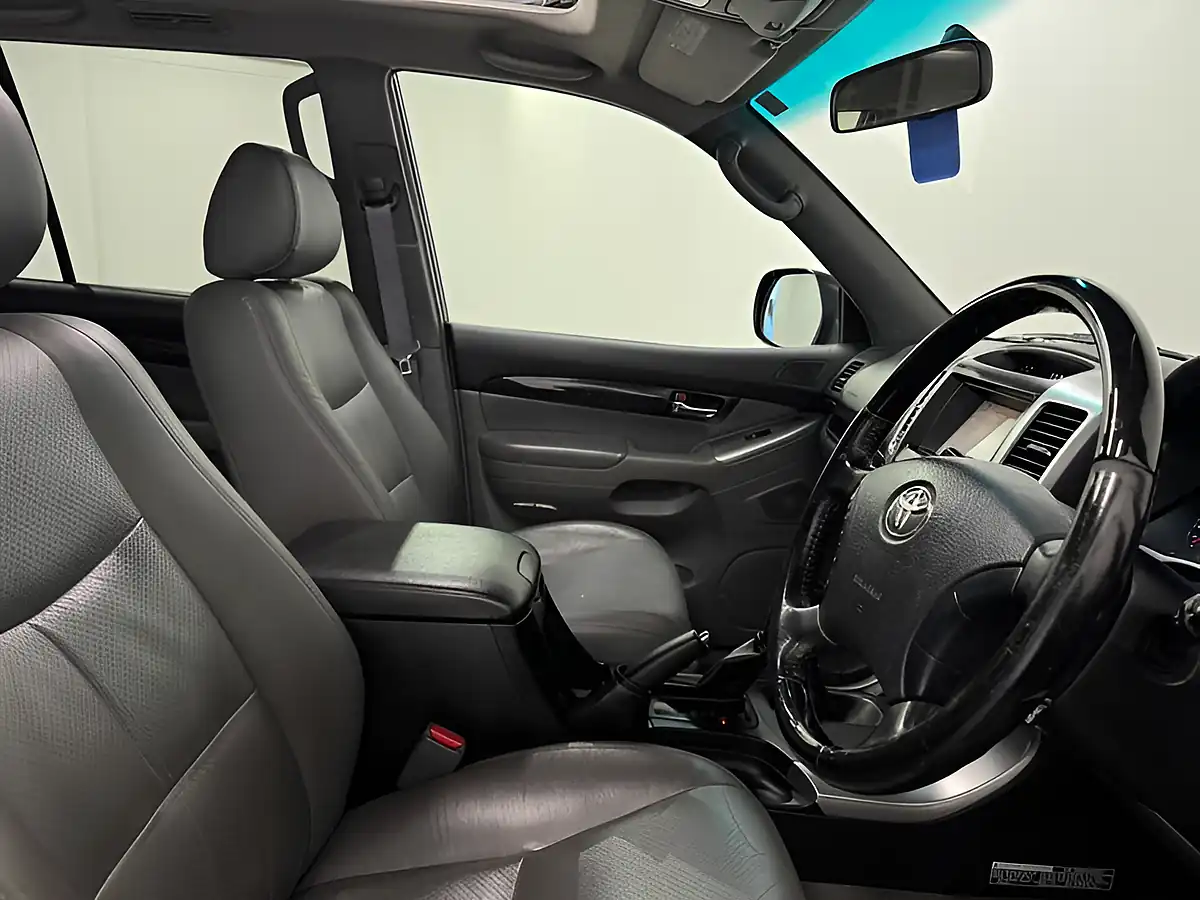 Used 2008 Toyota Land Cruiser Invincible Grey - Interior and Exterior details 10