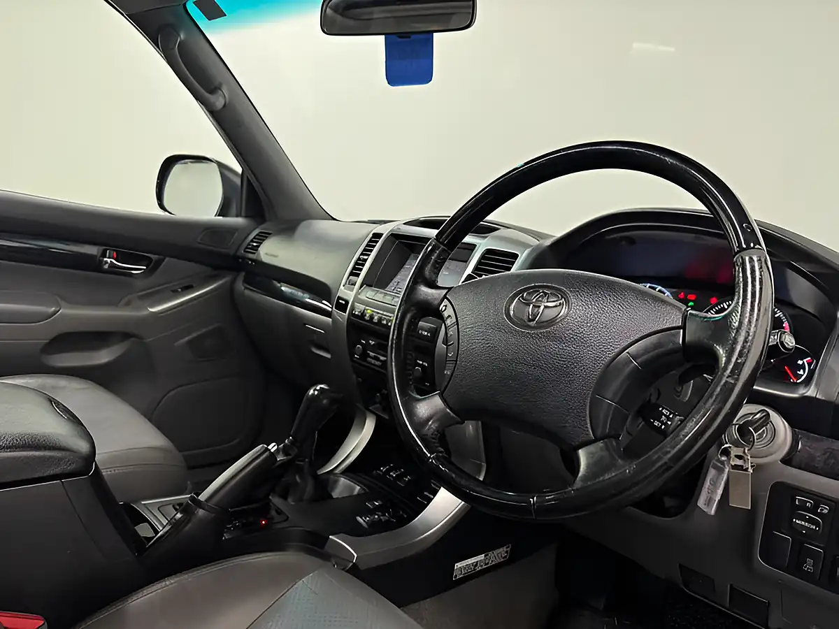 Used 2008 Toyota Land Cruiser Invincible Grey - Interior and Exterior details 11