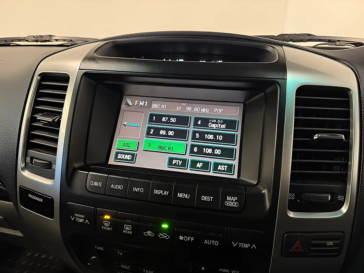 Used 2008 Toyota Land Cruiser Invincible Grey - Interior and Exterior details 18