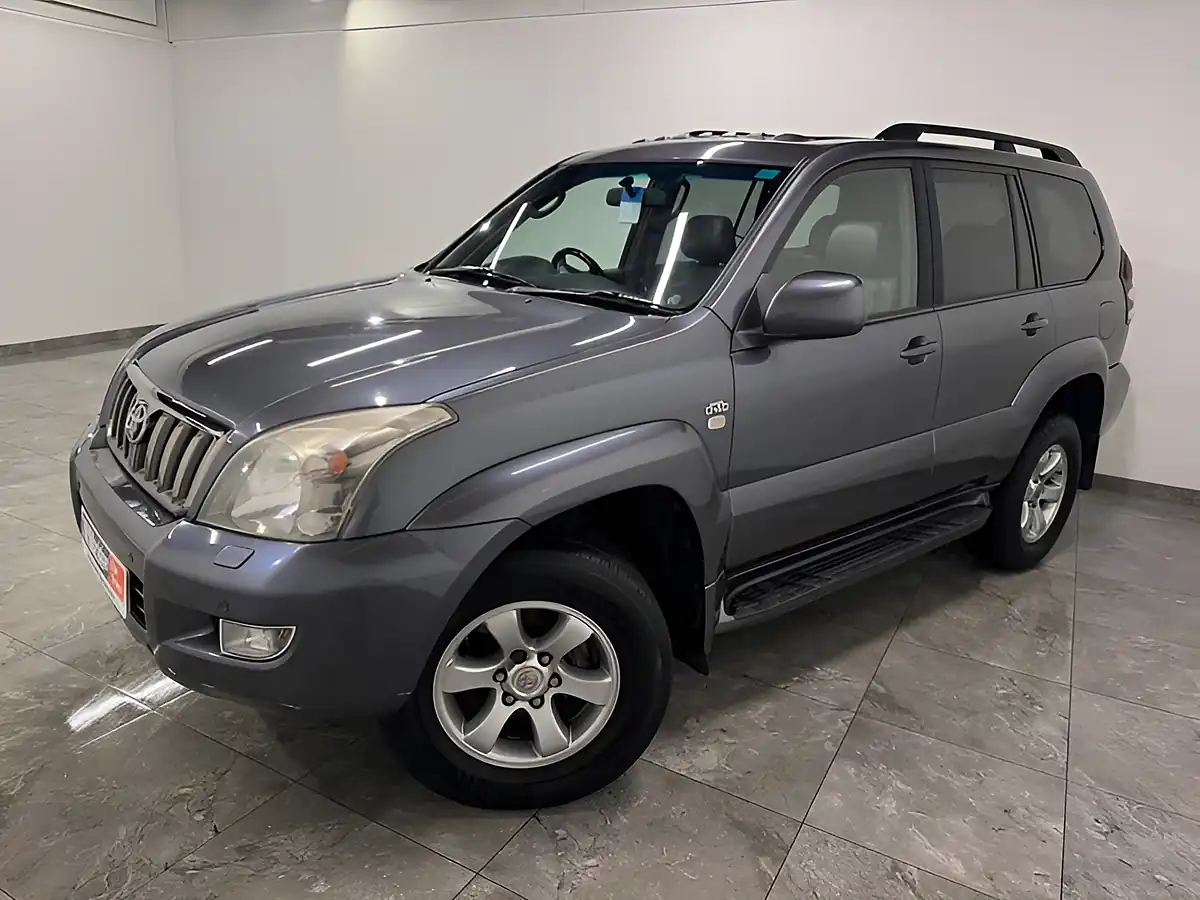 Used 2008 Toyota Land Cruiser Invincible Grey - Interior and Exterior details 4