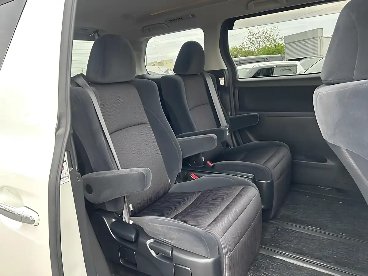Used 2008 Toyota Vellfire Z (7 Seater) White - Interior and Exterior details 11